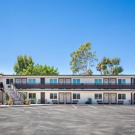 California Inn Anaheim Extérieur photo