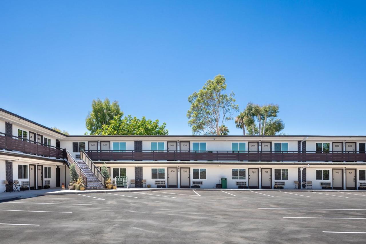 California Inn Anaheim Extérieur photo