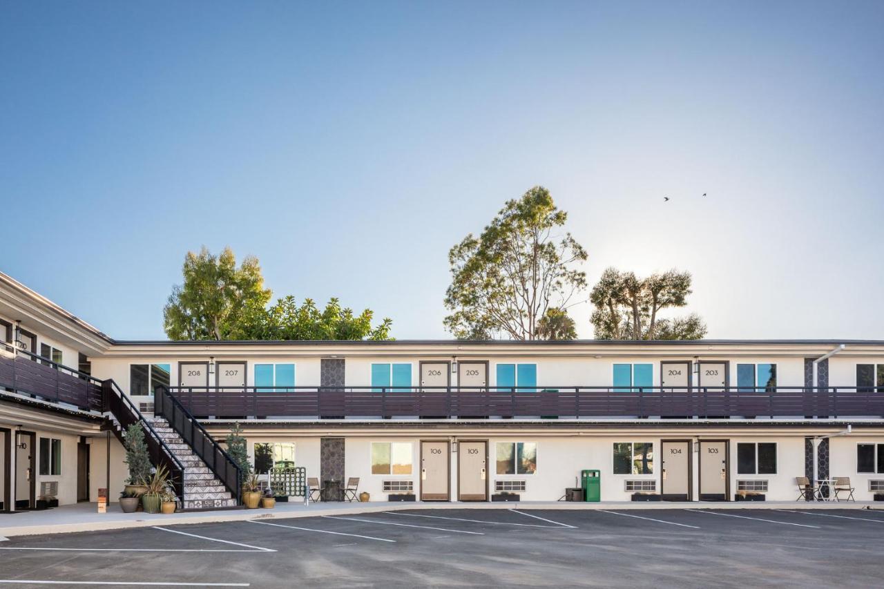 California Inn Anaheim Extérieur photo